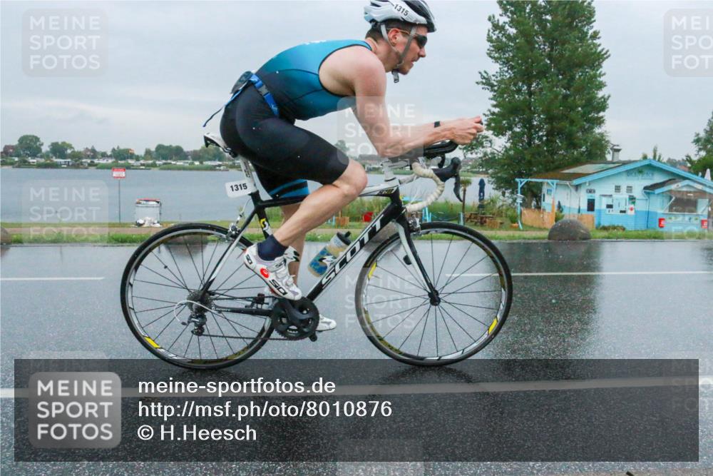 21.06.2025 - 27. Vierlanden-Triathlon H.Heesch http://msf.ph/oto/8010876 15.06.2025 13:55:15 Radfahren 1285, 1315 meine-sportfotos.de