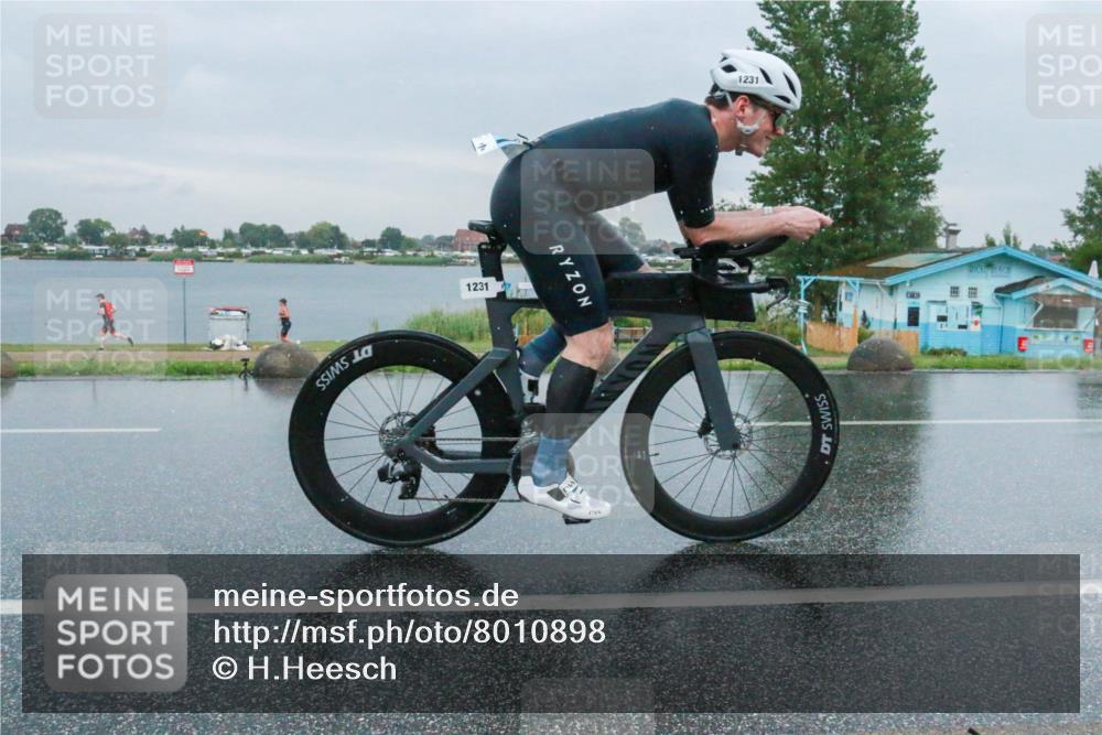 21.06.2025 - 27. Vierlanden-Triathlon H.Heesch http://msf.ph/oto/8010898 15.06.2025 13:55:42 Radfahren 1231, 1238, 1299 meine-sportfotos.de