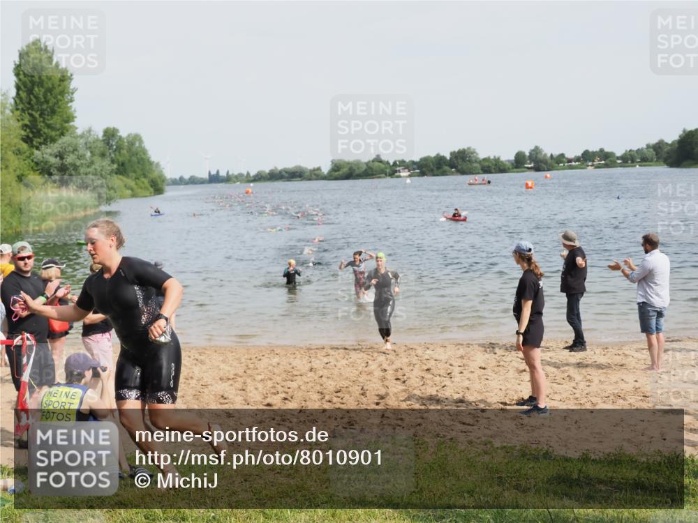 21.06.2025 - 27. Vierlanden-Triathlon MichiJ http://msf.ph/oto/8010901 15.06.2026 10:13:41 Schwimmen 513, 545, 585, 622 meine-sportfotos.de