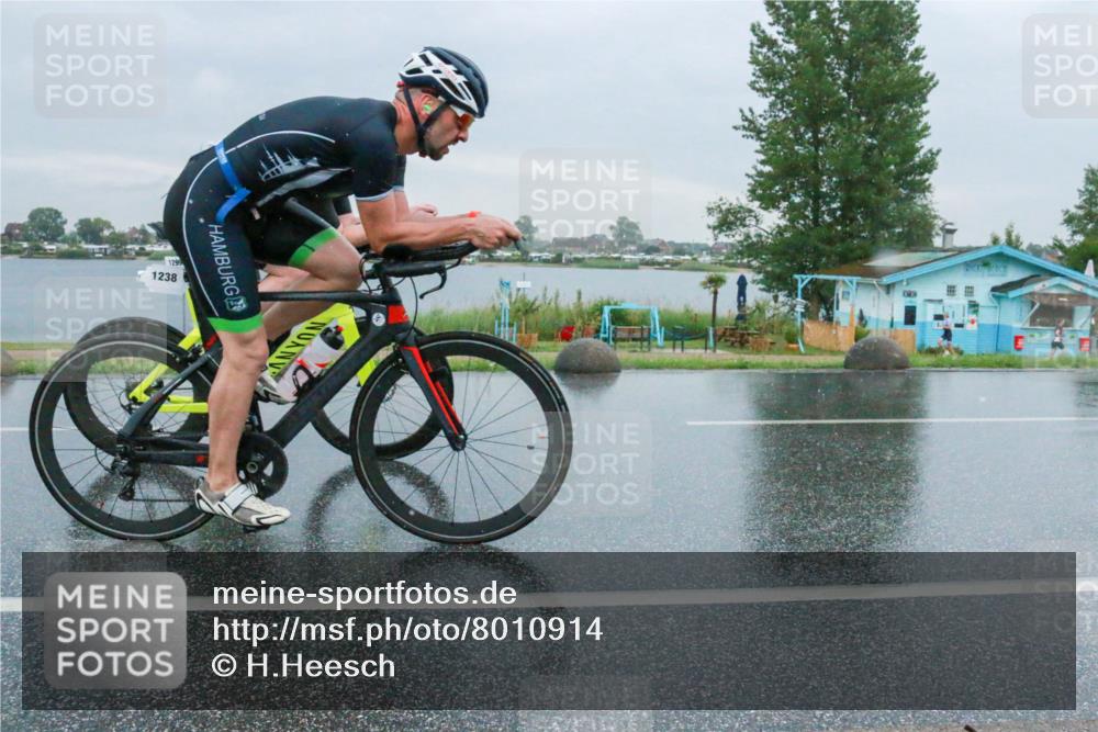 21.06.2025 - 27. Vierlanden-Triathlon H.Heesch http://msf.ph/oto/8010914 15.06.2025 13:55:47 Radfahren 1238, 1299 meine-sportfotos.de