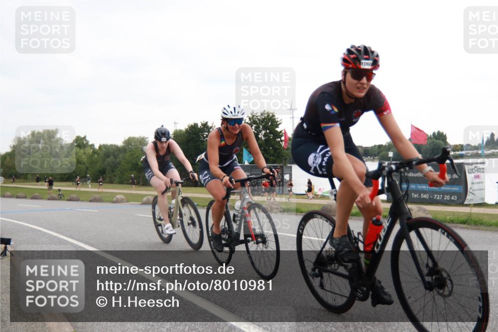 21.06.2025 - 27. Vierlanden-Triathlon H.Heesch http://msf.ph/oto/8010981 15.06.2025 13:00:35 Radfahren 1057, 1058, 1059, 1060, 1120, 1123, 1146, 1161 meine-sportfotos.de