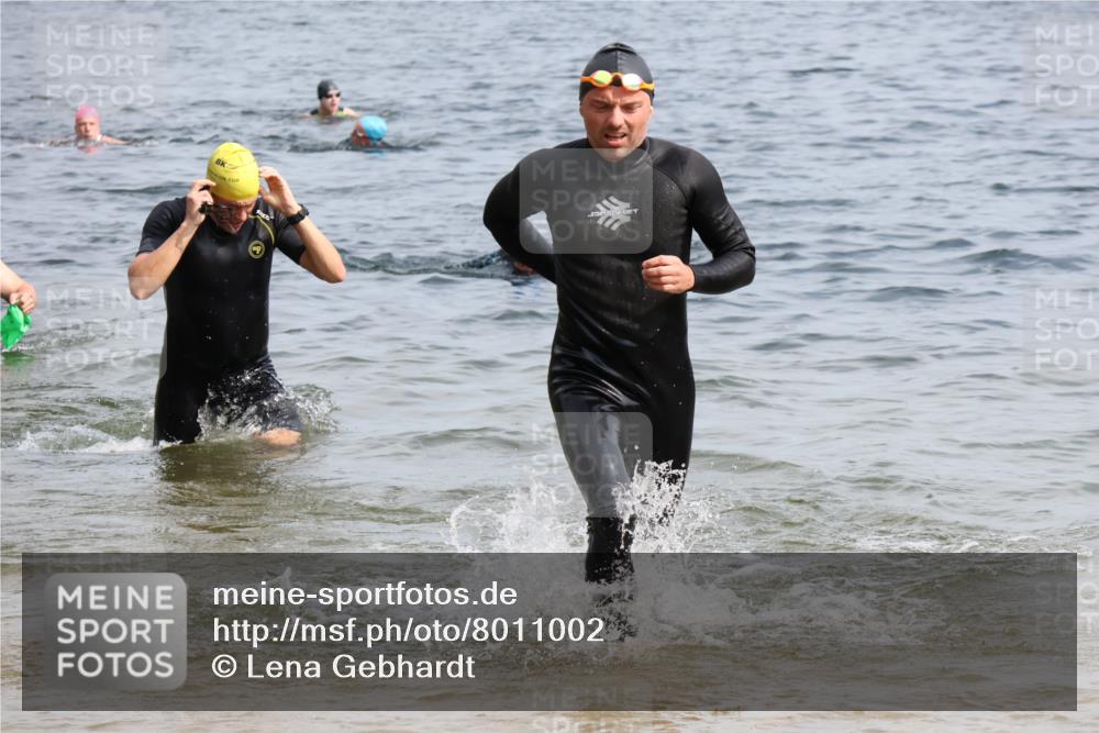 15.06.2025 - 27. Vierlanden-Triathlon Lena Gebhardt http://msf.ph/oto/8011002 15.06.2025 10:07:51 Schwimmen 371, 395, 407 meine-sportfotos.de