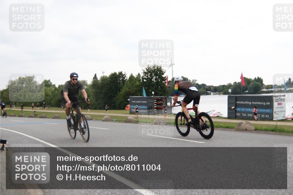 21.06.2025 - 27. Vierlanden-Triathlon H.Heesch http://msf.ph/oto/8011004 15.06.2025 13:00:44 Radfahren 742, 1098, 1148 meine-sportfotos.de
