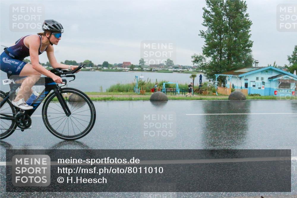 21.06.2025 - 27. Vierlanden-Triathlon H.Heesch http://msf.ph/oto/8011010 15.06.2025 13:56:14 Radfahren 1246, 1252, 1281 meine-sportfotos.de