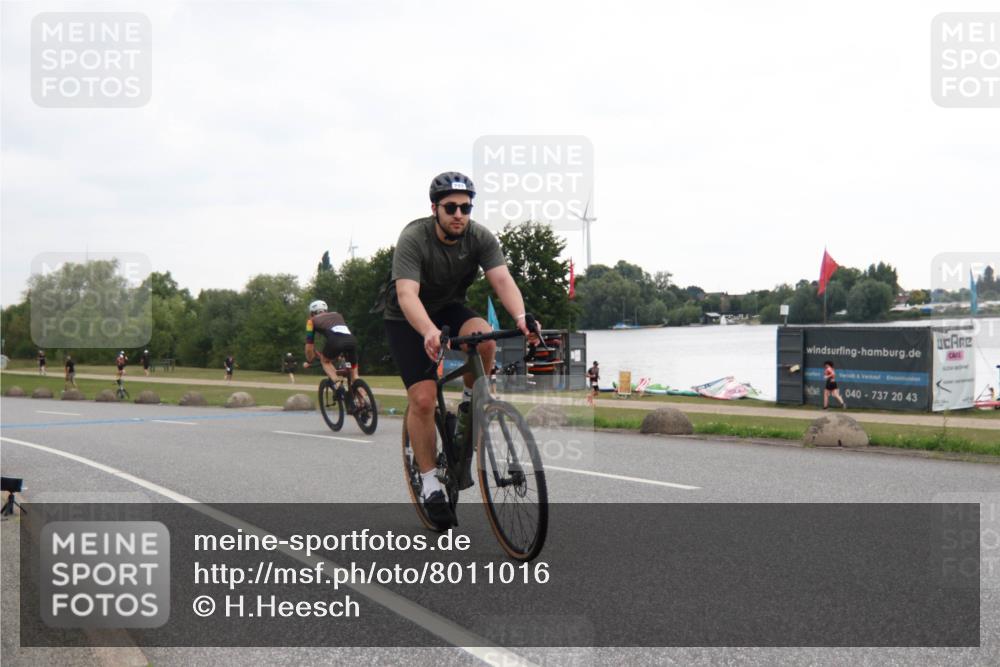 21.06.2025 - 27. Vierlanden-Triathlon H.Heesch http://msf.ph/oto/8011016 15.06.2025 13:00:45 Radfahren 742, 1098, 1108, 1148 meine-sportfotos.de