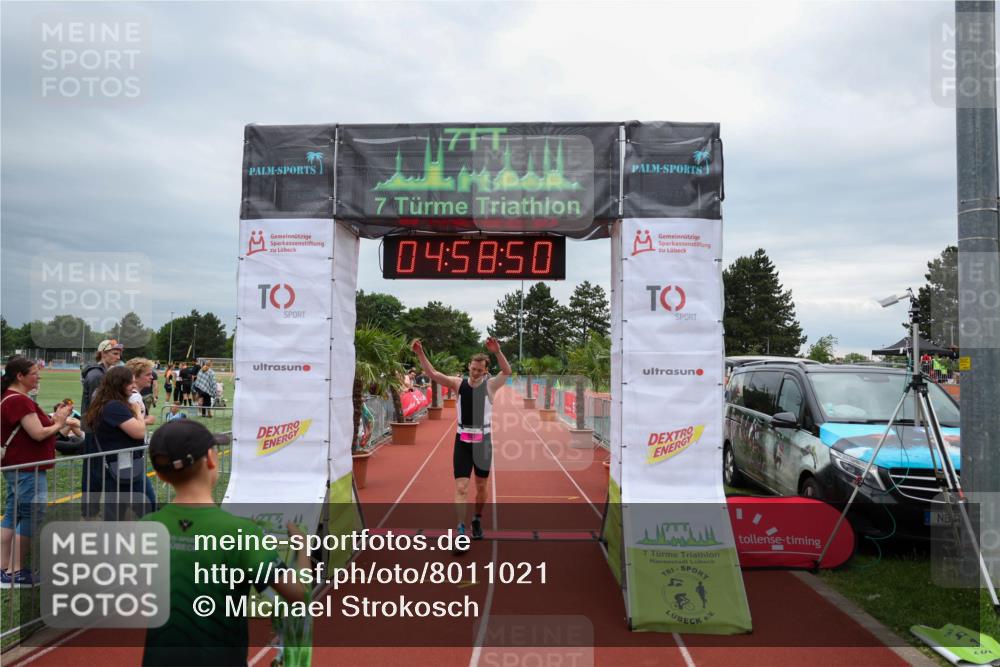 15.06.2025 - 7 Türme Triathlon Michael Strokosch http://msf.ph/oto/8011021 15.06.2025 14:58:50 Ziel 212, 221 meine-sportfotos.de