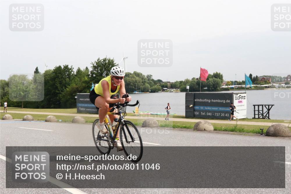 15.06.2025 - 27. Vierlanden-Triathlon H.Heesch http://msf.ph/oto/8011046 15.06.2025 11:01:48 Radfahren 90, 537, 584, 614 meine-sportfotos.de