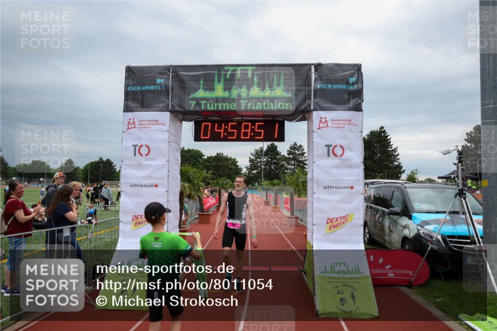 15.06.2025 - 7 Türme Triathlon Michael Strokosch http://msf.ph/oto/8011054 15.06.2025 14:58:51 Ziel 212, 221 meine-sportfotos.de