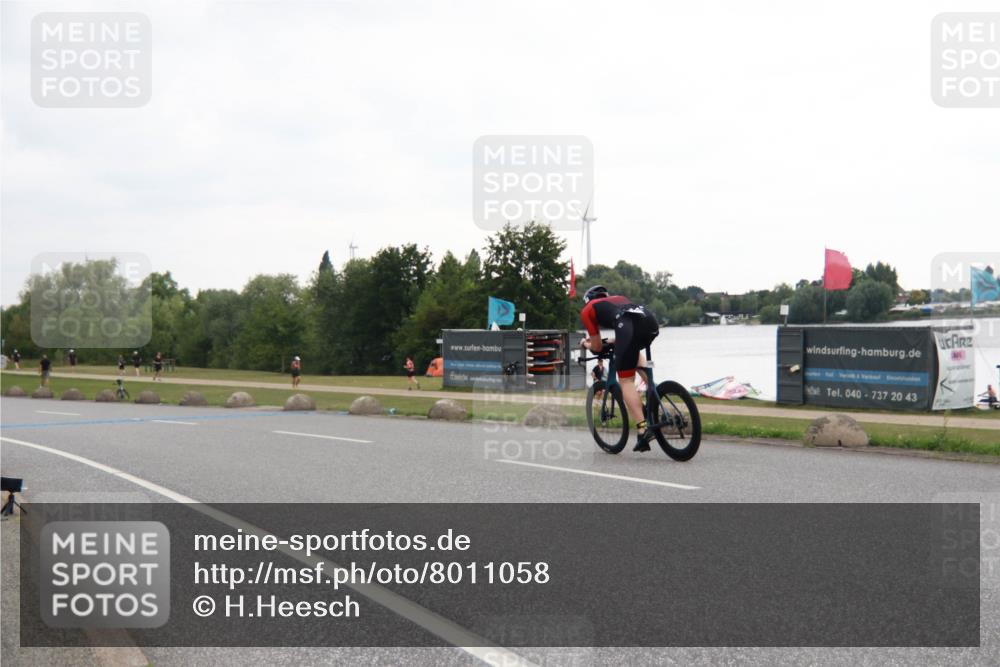 21.06.2025 - 27. Vierlanden-Triathlon H.Heesch http://msf.ph/oto/8011058 15.06.2025 13:00:54 Radfahren 1104, 1110, 1134 meine-sportfotos.de