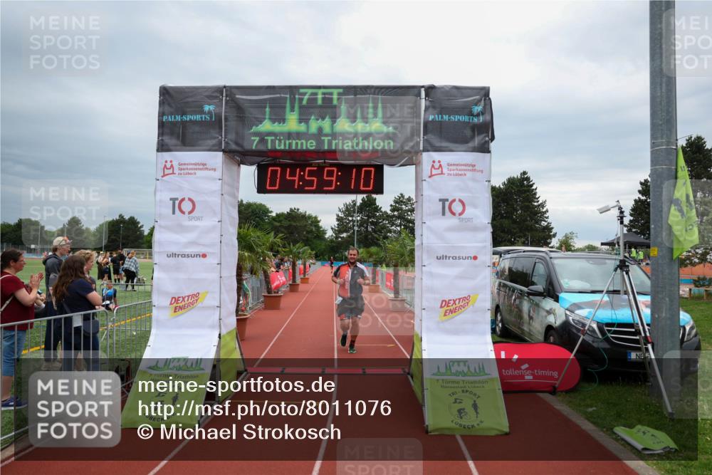 15.06.2025 - 7 Türme Triathlon Michael Strokosch http://msf.ph/oto/8011076 15.06.2025 14:59:10 Ziel  meine-sportfotos.de
