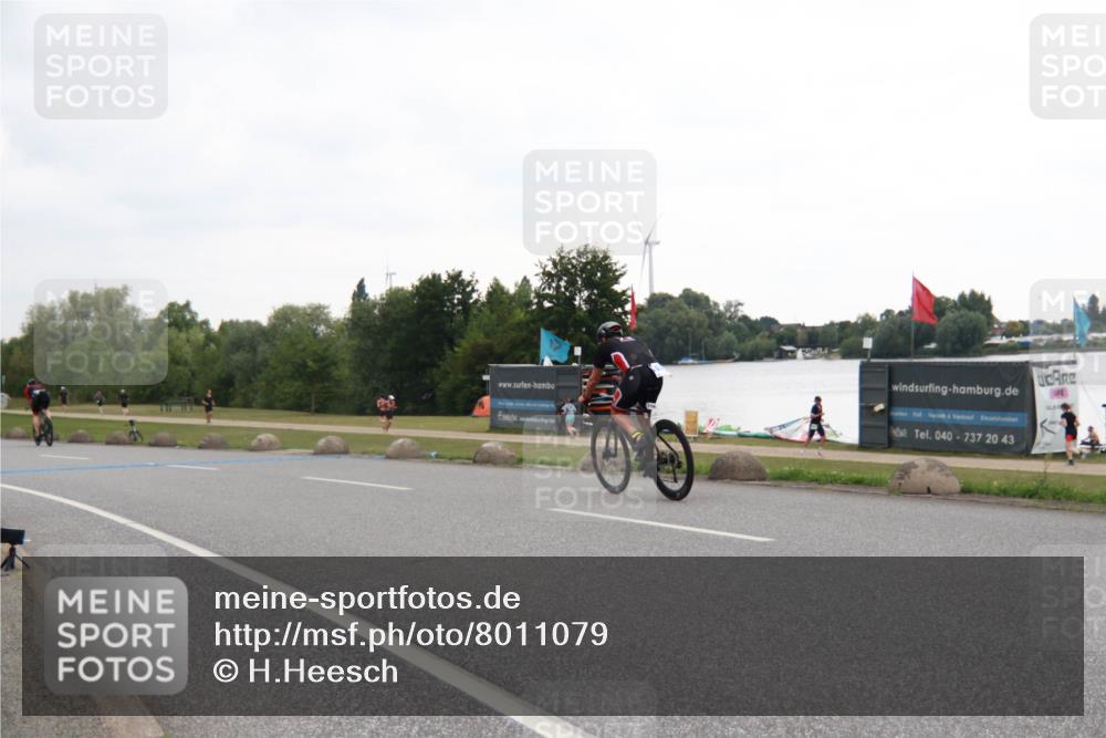 21.06.2025 - 27. Vierlanden-Triathlon H.Heesch http://msf.ph/oto/8011079 15.06.2025 13:00:56 Radfahren 1110, 1117, 1134 meine-sportfotos.de