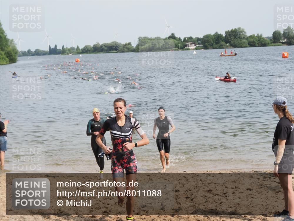 21.06.2025 - 27. Vierlanden-Triathlon MichiJ http://msf.ph/oto/8011088 15.06.2026 10:13:48 Schwimmen 490, 513, 540, 545, 622 meine-sportfotos.de
