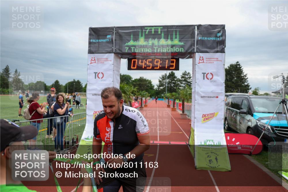 15.06.2025 - 7 Türme Triathlon Michael Strokosch http://msf.ph/oto/8011163 15.06.2025 14:59:12 Ziel  meine-sportfotos.de