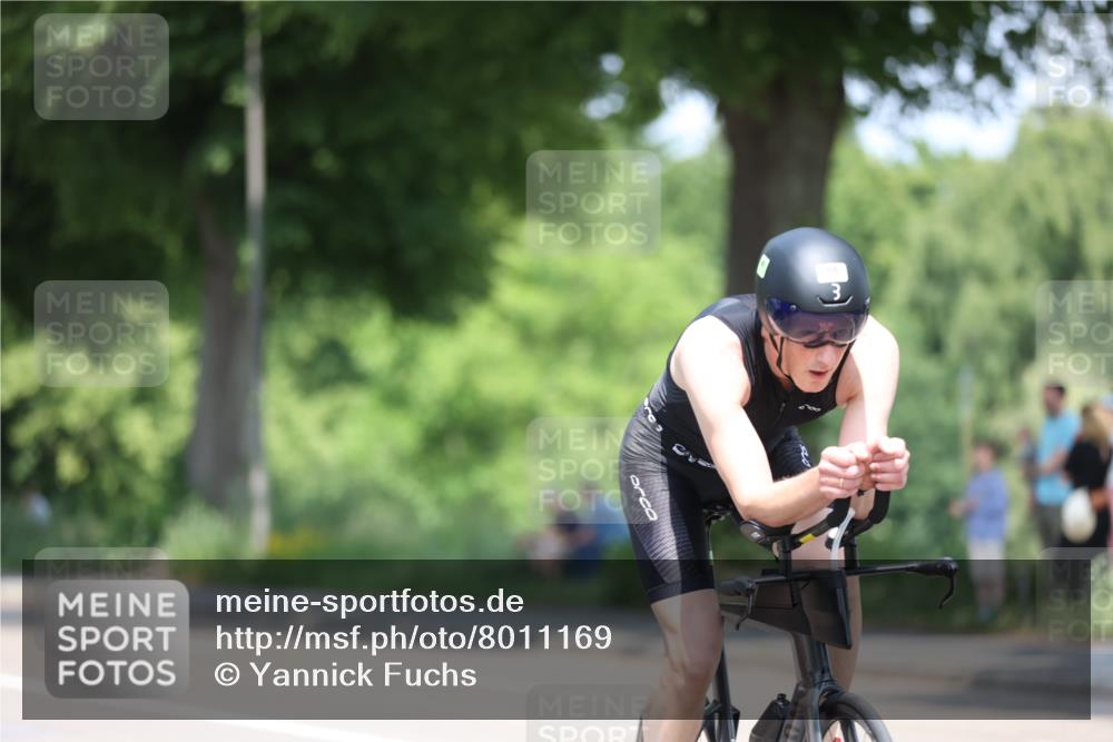 15.06.2025 - 7 Türme Triathlon Yannick Fuchs http://msf.ph/oto/8011169 15.06.2025 12:45:27 Radfahren 245, 363, 395, 439, 442, 588 meine-sportfotos.de