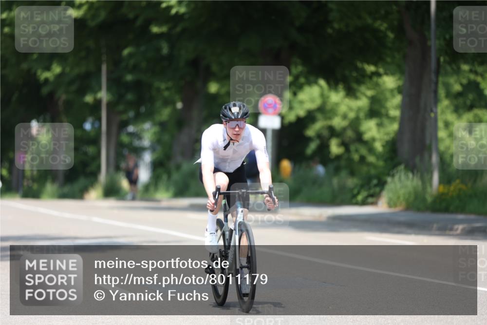 15.06.2025 - 7 Türme Triathlon Yannick Fuchs http://msf.ph/oto/8011179 15.06.2025 12:45:28 Radfahren 245, 363, 395, 439, 442, 551, 588 meine-sportfotos.de