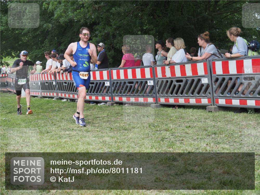 21.06.2025 - 27. Vierlanden-Triathlon KatJ http://msf.ph/oto/8011181 15.06.2025 13:05:55 Ziel 692, 837, 1017 meine-sportfotos.de