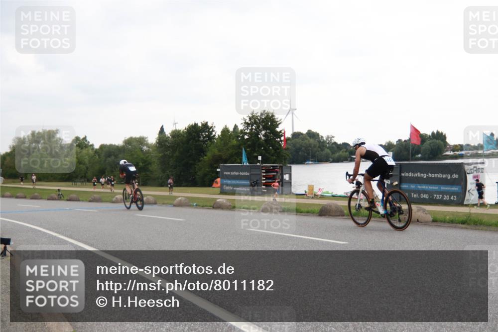 21.06.2025 - 27. Vierlanden-Triathlon H.Heesch http://msf.ph/oto/8011182 15.06.2025 13:01:31 Radfahren 1099, 1100, 1101, 1105 meine-sportfotos.de