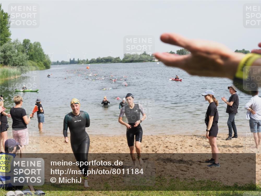 21.06.2025 - 27. Vierlanden-Triathlon MichiJ http://msf.ph/oto/8011184 15.06.2026 10:13:51 Schwimmen 472, 490, 513, 540, 622 meine-sportfotos.de