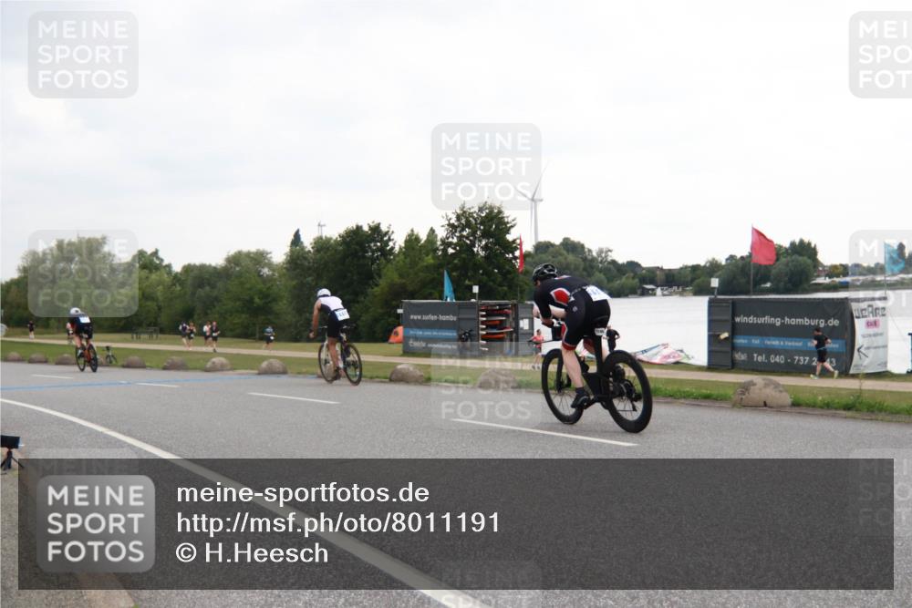 21.06.2025 - 27. Vierlanden-Triathlon H.Heesch http://msf.ph/oto/8011191 15.06.2025 13:01:32 Radfahren 1099, 1100, 1101, 1116, 1160 meine-sportfotos.de