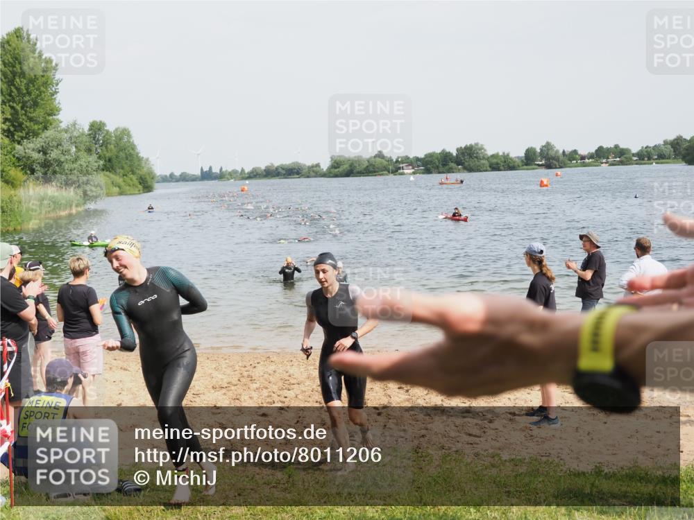 21.06.2025 - 27. Vierlanden-Triathlon MichiJ http://msf.ph/oto/8011206 15.06.2026 10:13:52 Schwimmen 472, 490, 513, 540 meine-sportfotos.de