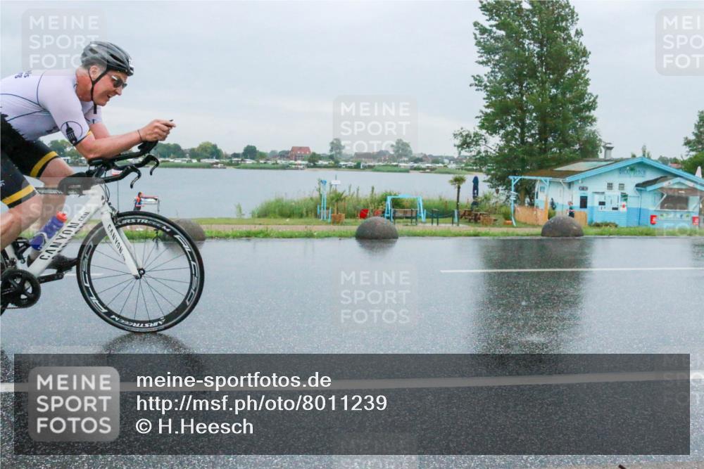 21.06.2025 - 27. Vierlanden-Triathlon H.Heesch http://msf.ph/oto/8011239 15.06.2025 13:57:15 Radfahren 1276 meine-sportfotos.de