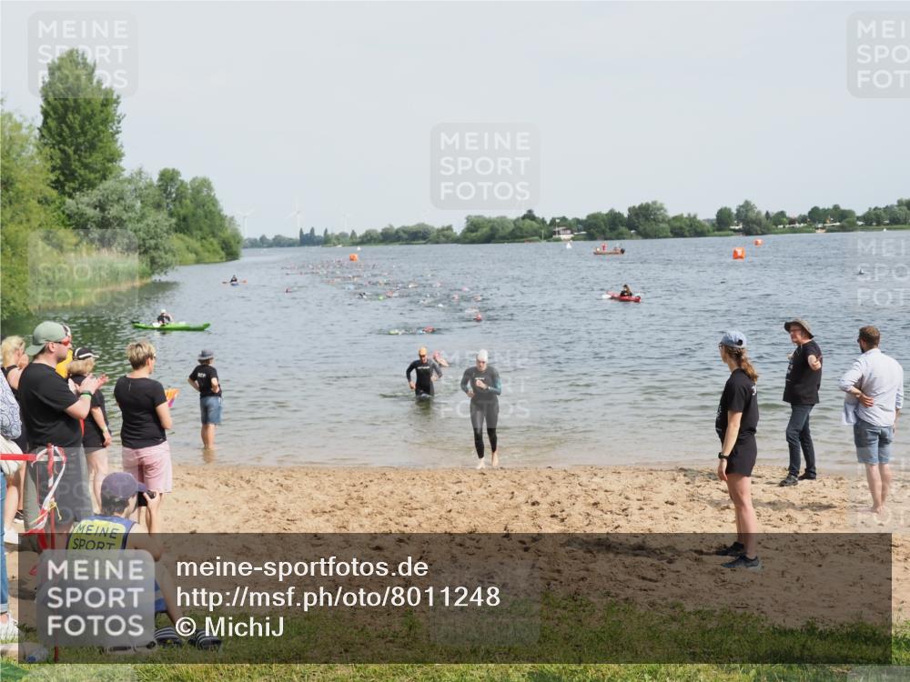 21.06.2025 - 27. Vierlanden-Triathlon MichiJ http://msf.ph/oto/8011248 15.06.2026 10:13:55 Schwimmen 472, 490, 513, 540 meine-sportfotos.de
