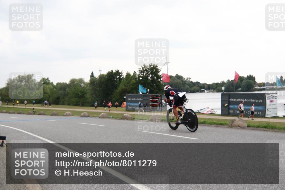21.06.2025 - 27. Vierlanden-Triathlon H.Heesch http://msf.ph/oto/8011279 15.06.2025 13:02:07 Radfahren 1140, 1163 meine-sportfotos.de