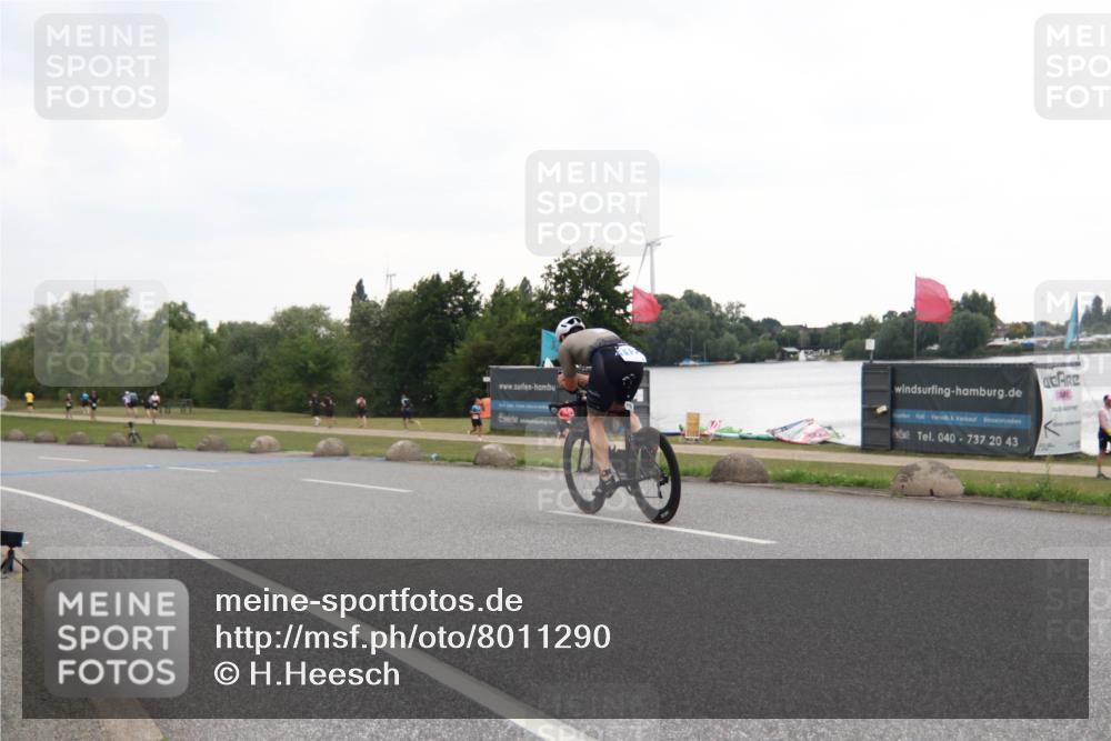 21.06.2025 - 27. Vierlanden-Triathlon H.Heesch http://msf.ph/oto/8011290 15.06.2025 13:02:09 Radfahren 1140, 1163 meine-sportfotos.de