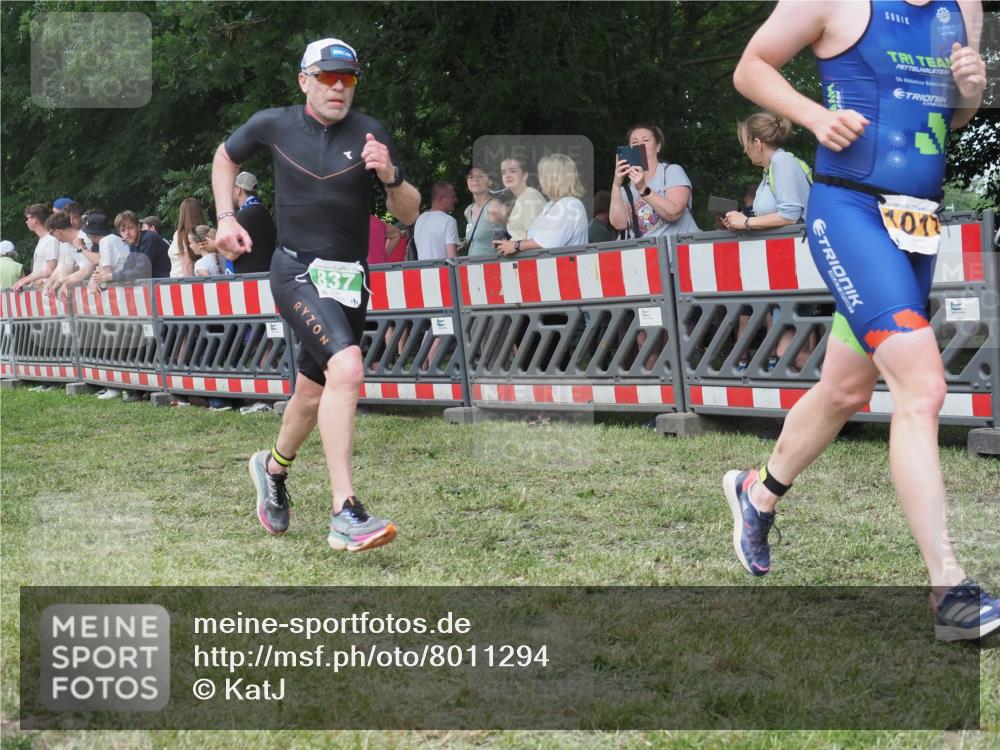 21.06.2025 - 27. Vierlanden-Triathlon KatJ http://msf.ph/oto/8011294 15.06.2025 13:05:57 Ziel 692, 837, 1017 meine-sportfotos.de