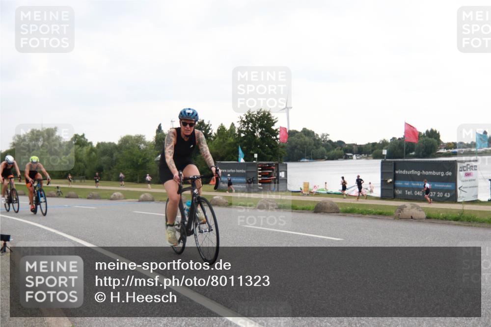 21.06.2025 - 27. Vierlanden-Triathlon H.Heesch http://msf.ph/oto/8011323 15.06.2025 13:02:40 Radfahren 918, 1073, 1074, 1075, 1076 meine-sportfotos.de