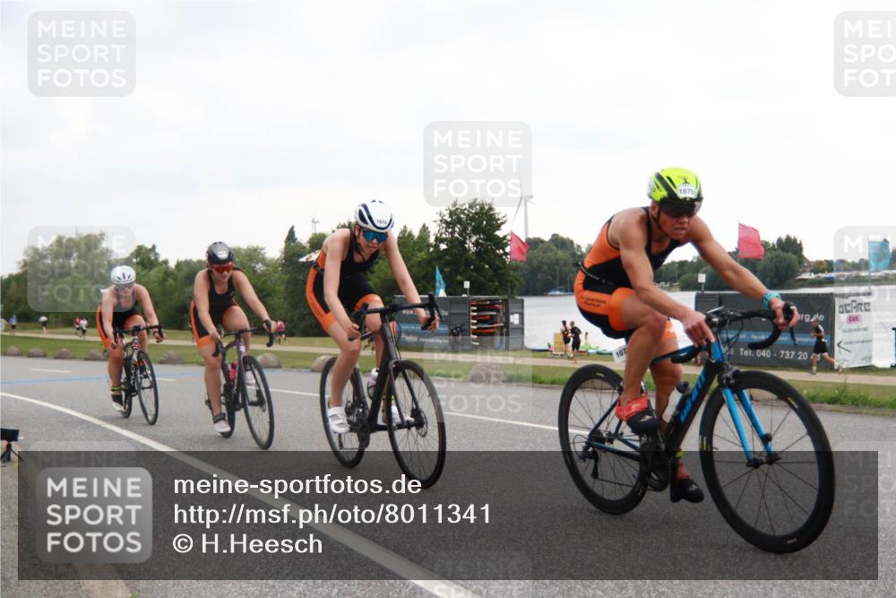 21.06.2025 - 27. Vierlanden-Triathlon H.Heesch http://msf.ph/oto/8011341 15.06.2025 13:02:41 Radfahren 918, 1073, 1074, 1075, 1076 meine-sportfotos.de
