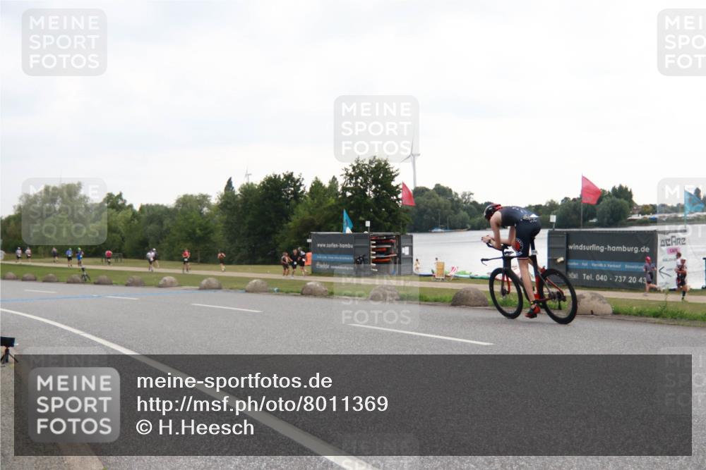 21.06.2025 - 27. Vierlanden-Triathlon H.Heesch http://msf.ph/oto/8011369 15.06.2025 13:02:50 Radfahren 1109 meine-sportfotos.de