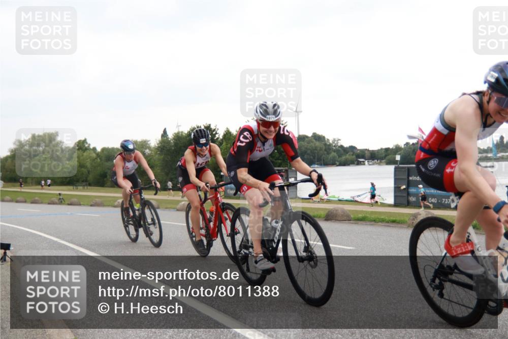 21.06.2025 - 27. Vierlanden-Triathlon H.Heesch http://msf.ph/oto/8011388 15.06.2025 13:03:33 Radfahren 1069, 1070, 1071, 1072 meine-sportfotos.de