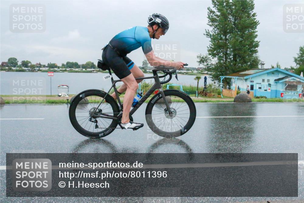 21.06.2025 - 27. Vierlanden-Triathlon H.Heesch http://msf.ph/oto/8011396 15.06.2025 13:58:57 Radfahren 1247, 1314 meine-sportfotos.de