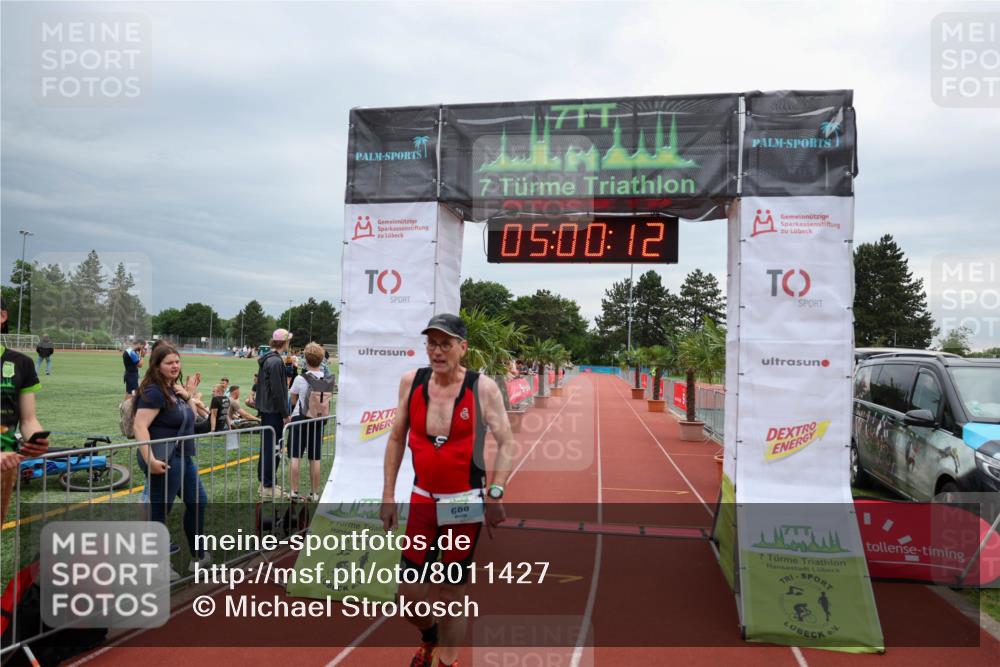 15.06.2025 - 7 Türme Triathlon Michael Strokosch http://msf.ph/oto/8011427 15.06.2025 15:00:12 Ziel 600 meine-sportfotos.de