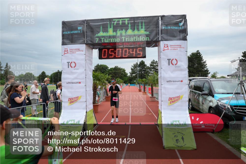 15.06.2025 - 7 Türme Triathlon Michael Strokosch http://msf.ph/oto/8011429 15.06.2025 15:00:45 Ziel 245 meine-sportfotos.de