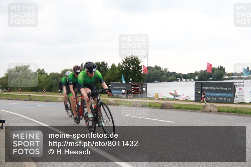 21.06.2025 - 27. Vierlanden-Triathlon H.Heesch http://msf.ph/oto/8011432 15.06.2025 13:07:23 Radfahren 1078, 1079, 1080 meine-sportfotos.de