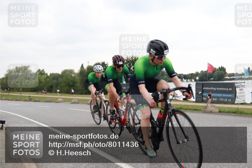 21.06.2025 - 27. Vierlanden-Triathlon H.Heesch http://msf.ph/oto/8011436 15.06.2025 13:07:23 Radfahren 1078, 1079, 1080 meine-sportfotos.de