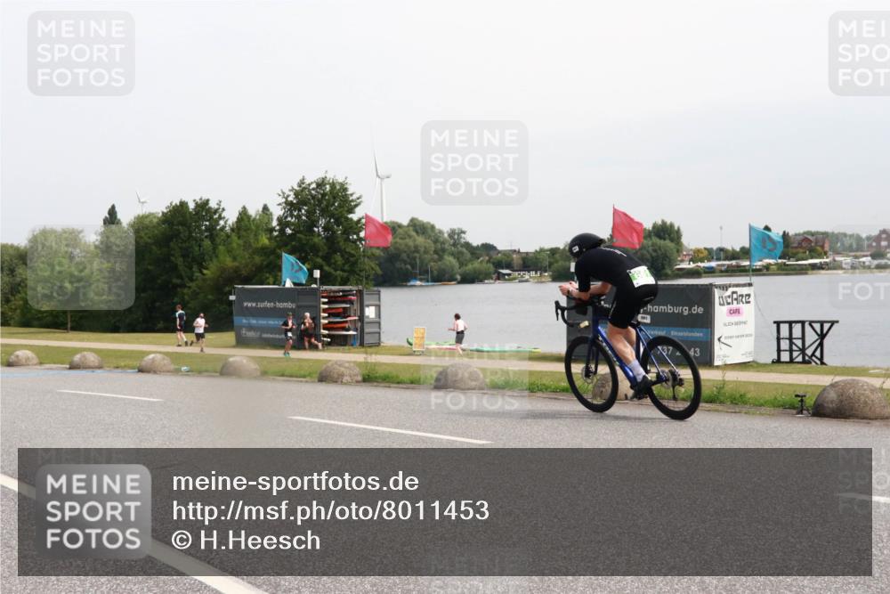 15.06.2025 - 27. Vierlanden-Triathlon H.Heesch http://msf.ph/oto/8011453 15.06.2025 11:03:14 Radfahren 138, 176, 677, 764 meine-sportfotos.de