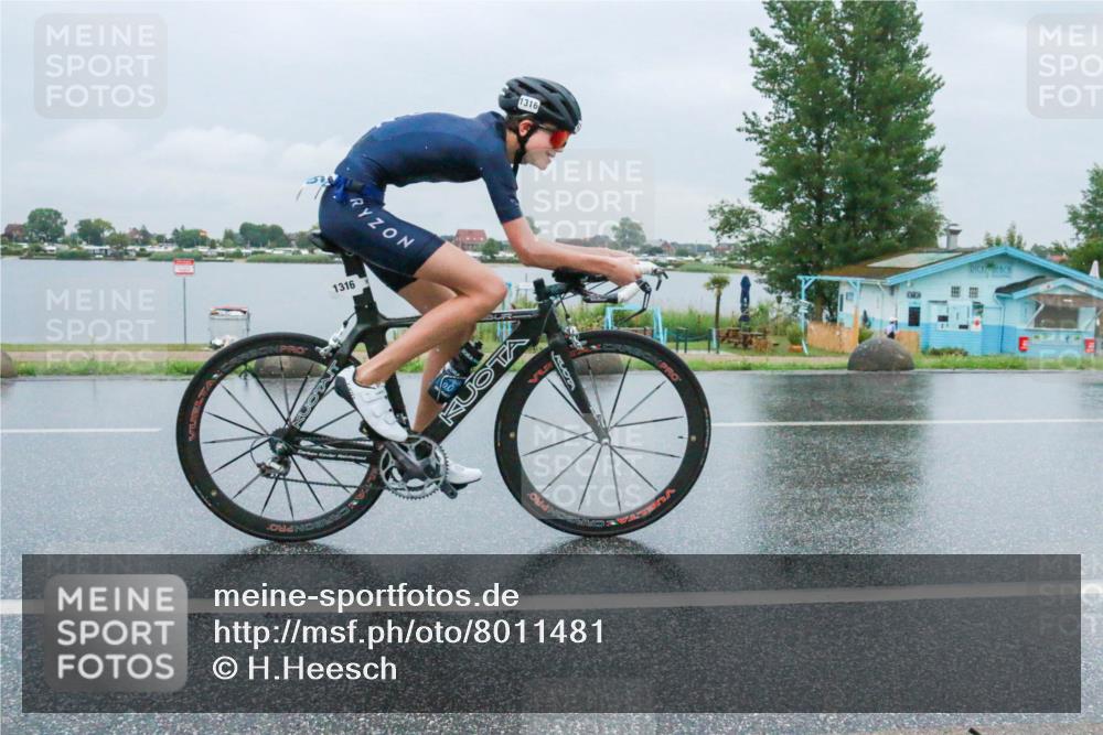 21.06.2025 - 27. Vierlanden-Triathlon H.Heesch http://msf.ph/oto/8011481 15.06.2025 14:00:08 Radfahren 1294, 1316 meine-sportfotos.de