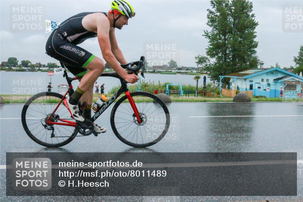 21.06.2025 - 27. Vierlanden-Triathlon H.Heesch http://msf.ph/oto/8011489 15.06.2025 14:00:24 Radfahren 1236 meine-sportfotos.de