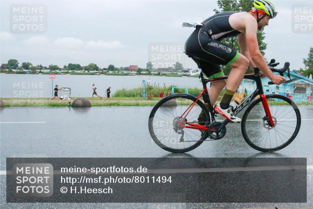 21.06.2025 - 27. Vierlanden-Triathlon H.Heesch http://msf.ph/oto/8011494 15.06.2025 14:00:24 Radfahren 1236 meine-sportfotos.de