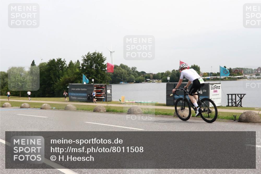 15.06.2025 - 27. Vierlanden-Triathlon H.Heesch http://msf.ph/oto/8011508 15.06.2025 11:03:35 Radfahren 159, 210 meine-sportfotos.de