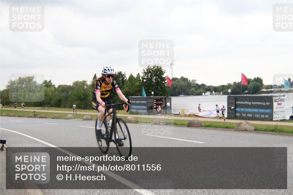 21.06.2025 - 27. Vierlanden-Triathlon H.Heesch http://msf.ph/oto/8011556 15.06.2025 13:08:52 Radfahren 886, 1082, 1083, 1084 meine-sportfotos.de