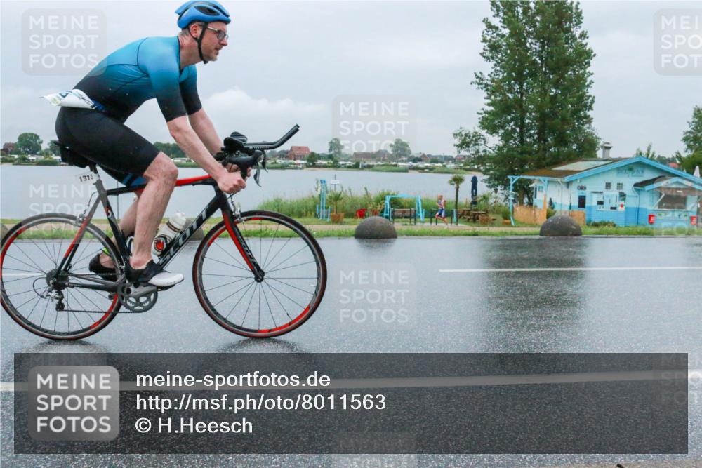 21.06.2025 - 27. Vierlanden-Triathlon H.Heesch http://msf.ph/oto/8011563 15.06.2025 14:01:47 Radfahren 1313 meine-sportfotos.de