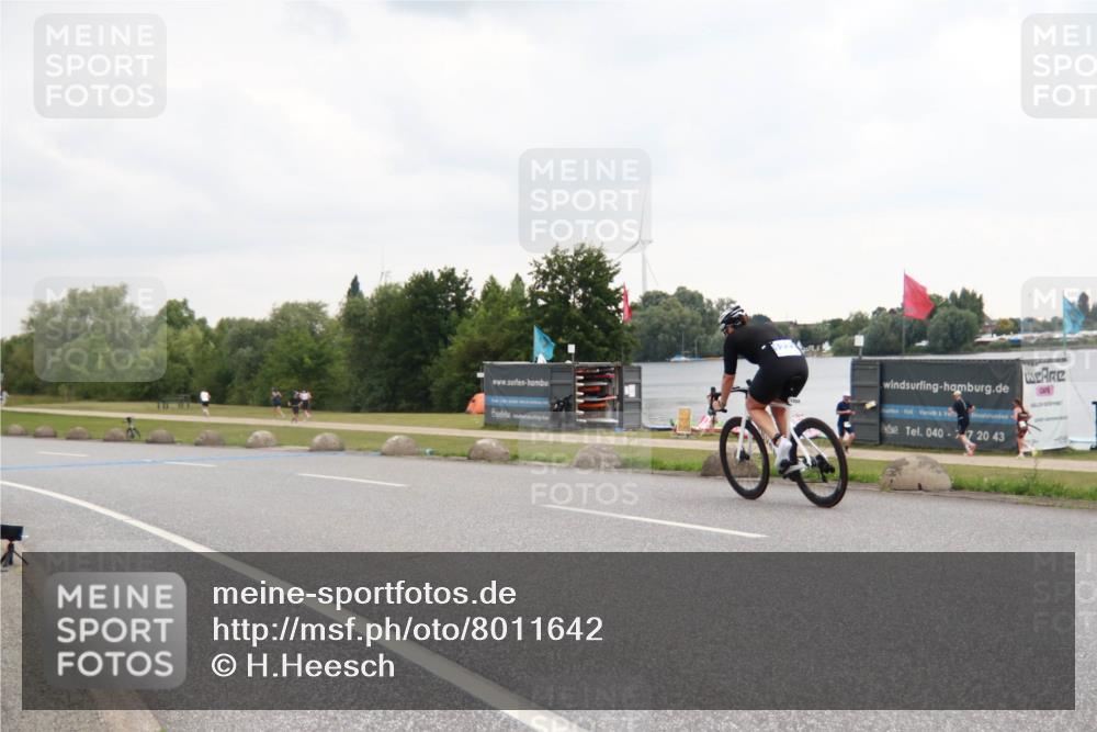 21.06.2025 - 27. Vierlanden-Triathlon H.Heesch http://msf.ph/oto/8011642 15.06.2025 13:10:14 Radfahren 1222 meine-sportfotos.de