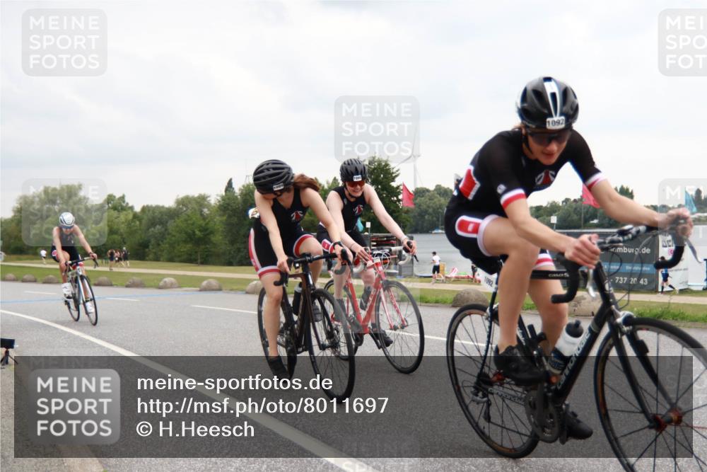 21.06.2025 - 27. Vierlanden-Triathlon H.Heesch http://msf.ph/oto/8011697 15.06.2025 13:10:37 Radfahren 1089, 1090, 1091, 1092 meine-sportfotos.de