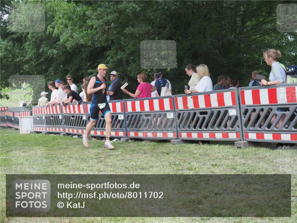 21.06.2025 - 27. Vierlanden-Triathlon KatJ http://msf.ph/oto/8011702 15.06.2025 13:06:48 Ziel 654 meine-sportfotos.de