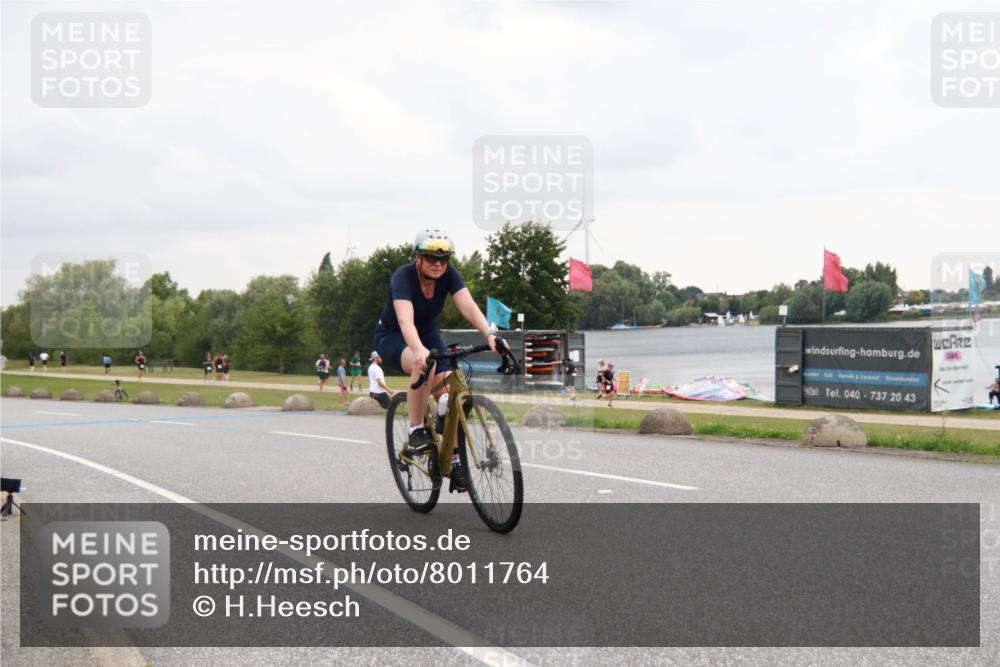 21.06.2025 - 27. Vierlanden-Triathlon H.Heesch http://msf.ph/oto/8011764 15.06.2025 13:11:00 Radfahren 937 meine-sportfotos.de
