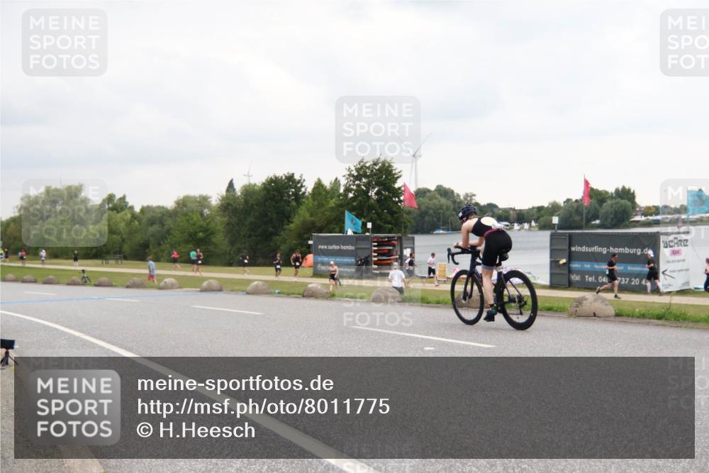 21.06.2025 - 27. Vierlanden-Triathlon H.Heesch http://msf.ph/oto/8011775 15.06.2025 13:11:06 Radfahren  meine-sportfotos.de